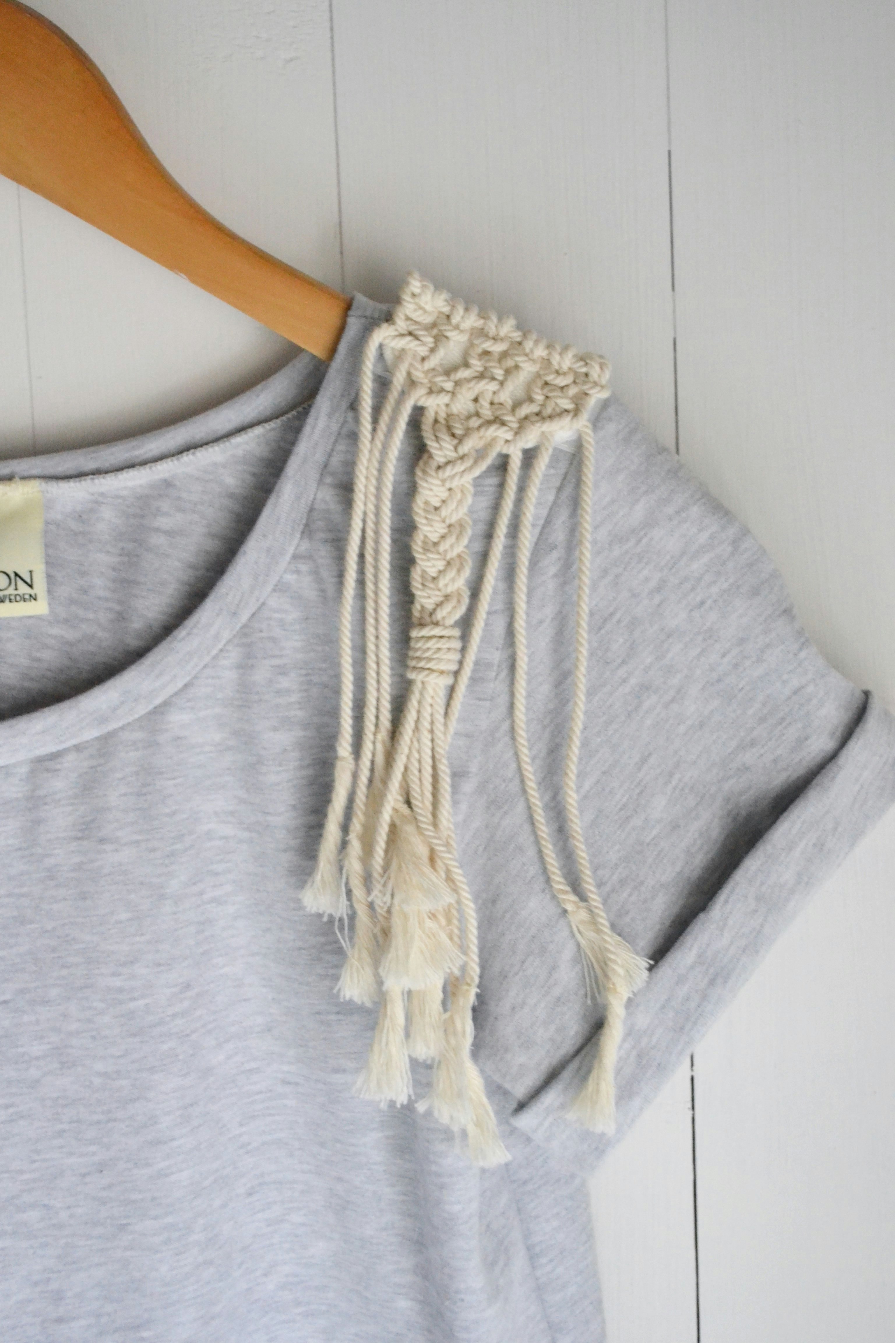 MACRAMÉ DETAIL ETERNITY T-SHIRT