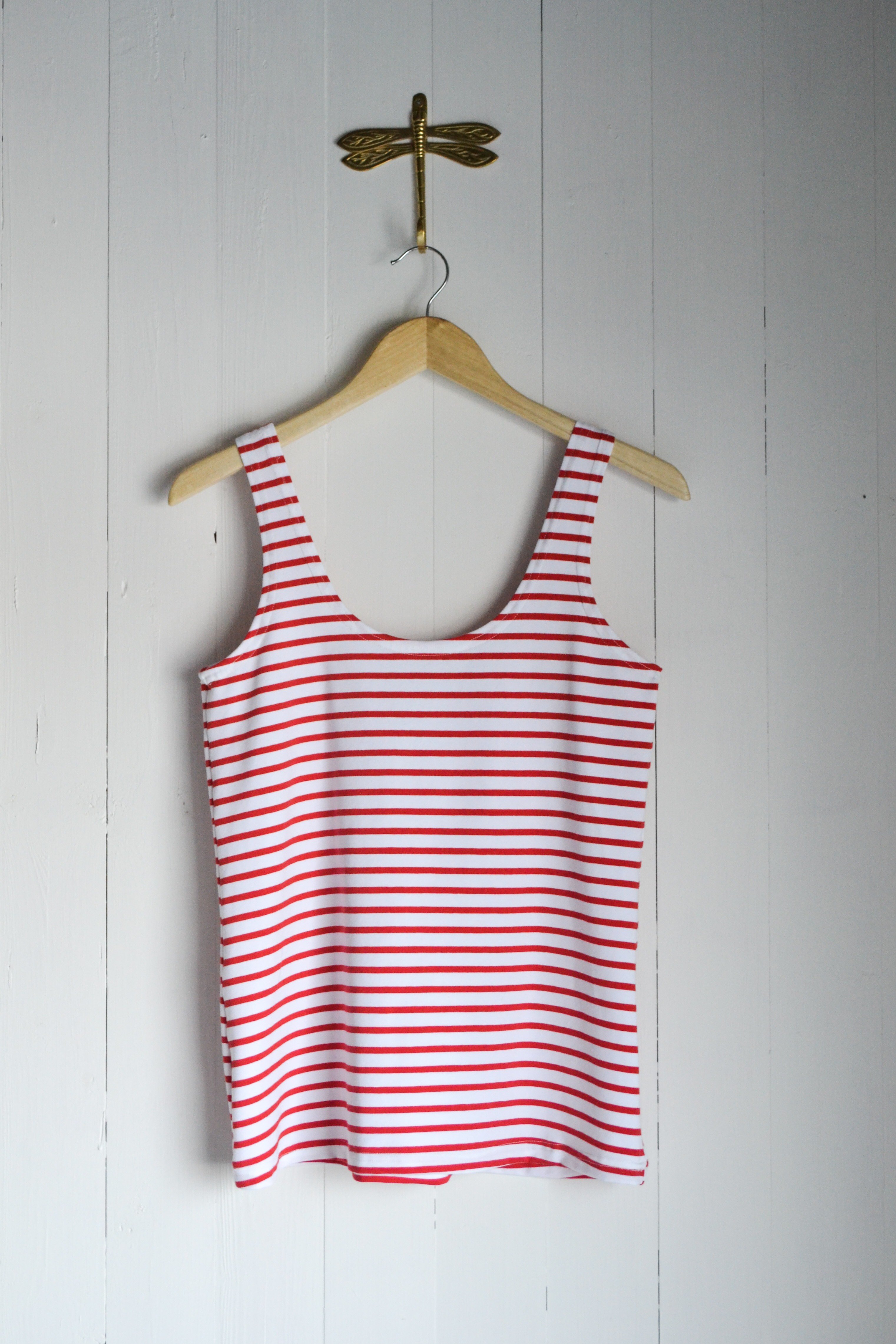 SHIFTING TANK TOP - RED AND WHITE STIRPES