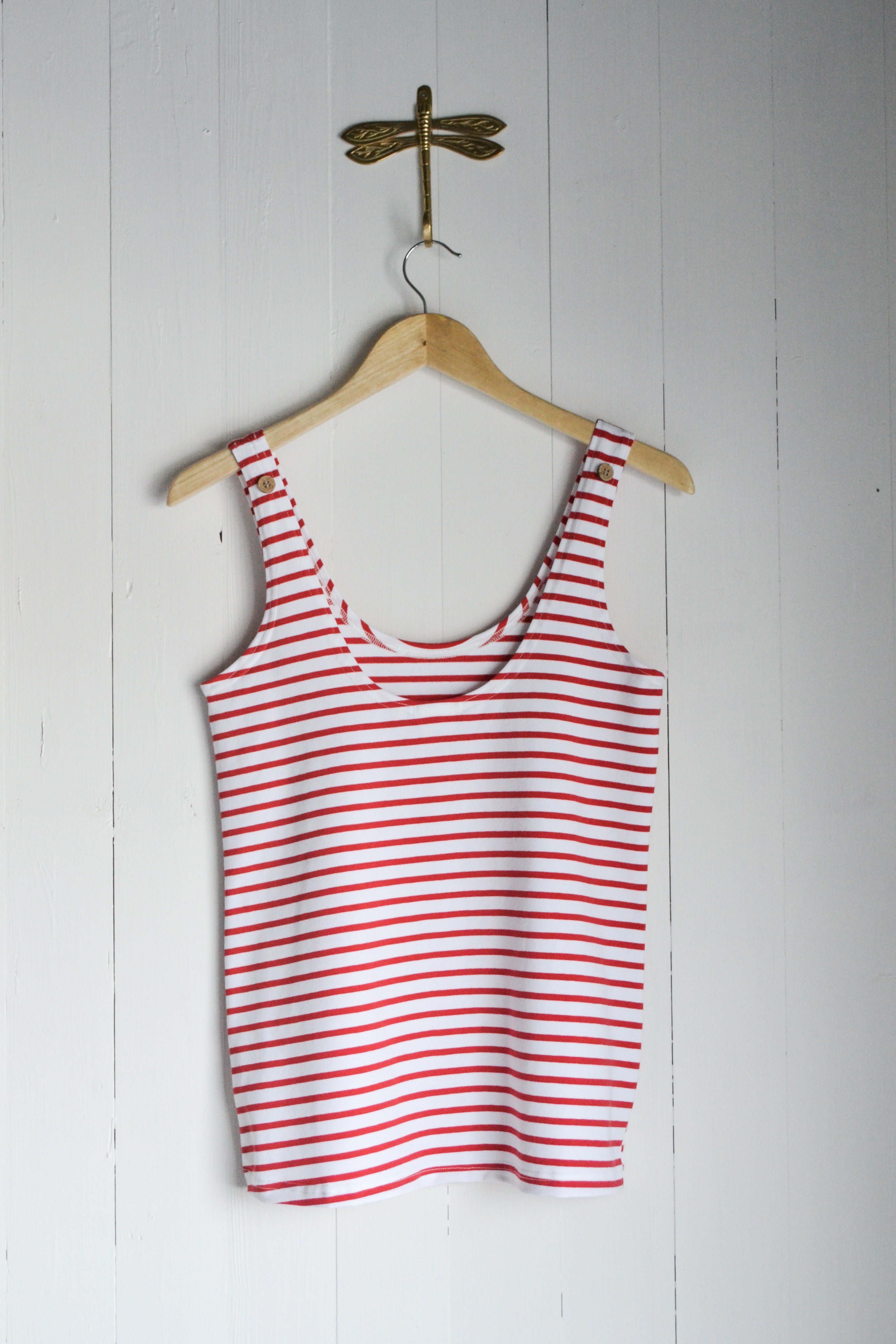 SHIFTING TANK TOP - RED AND WHITE STIRPES