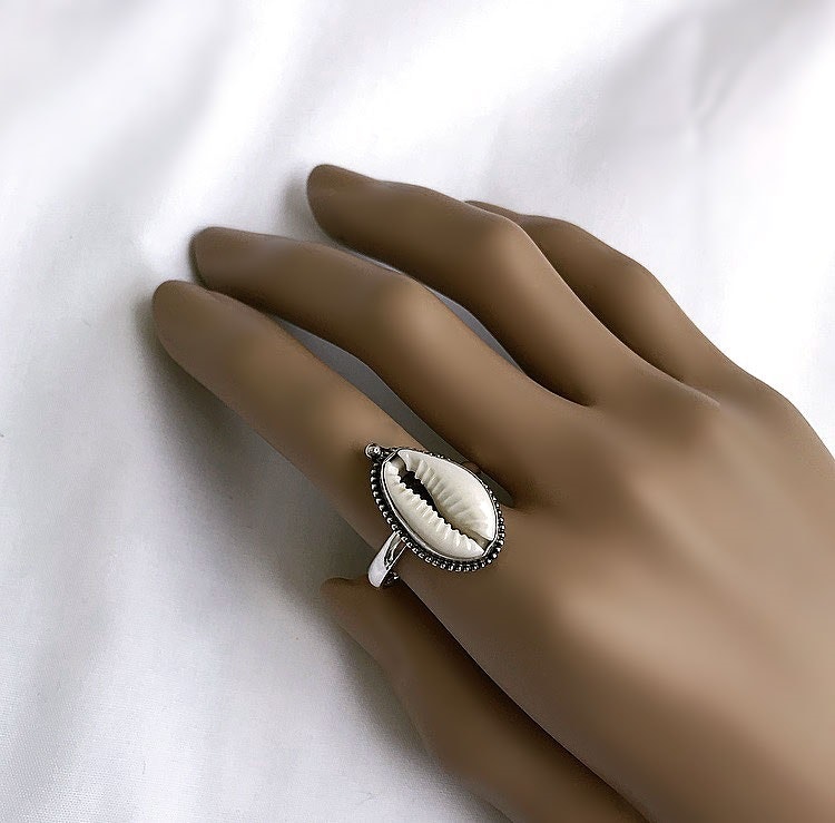 Cowrie ring i äkta silver