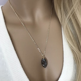 Halsband med svart Bergskristall
