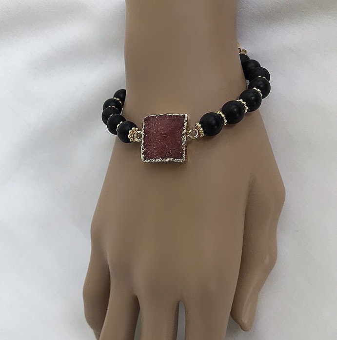 Druzy agat armband svart och röd