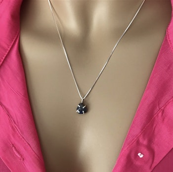 Köp snygga halsband till dam online! - C.M.H Design Jewellery