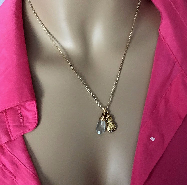 Halsband med liten Prasiolit ädelsten guld