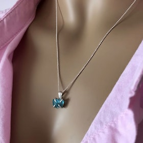 Halsband med blå rå Apatit sten