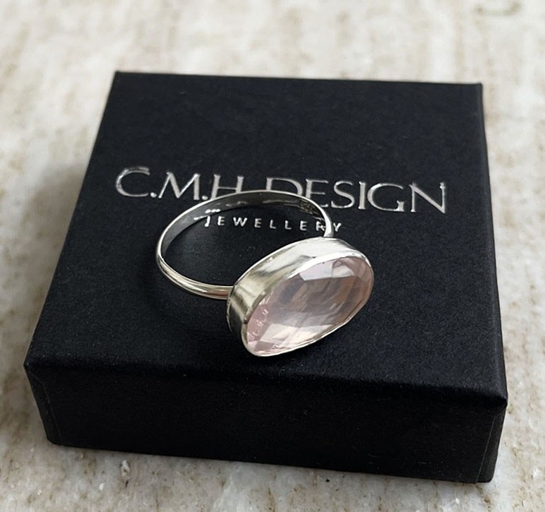 Oval Rosenkvarts ring i silver