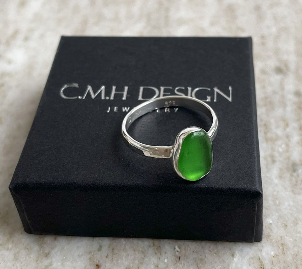 Grön Sjöglas ring i äkta silver