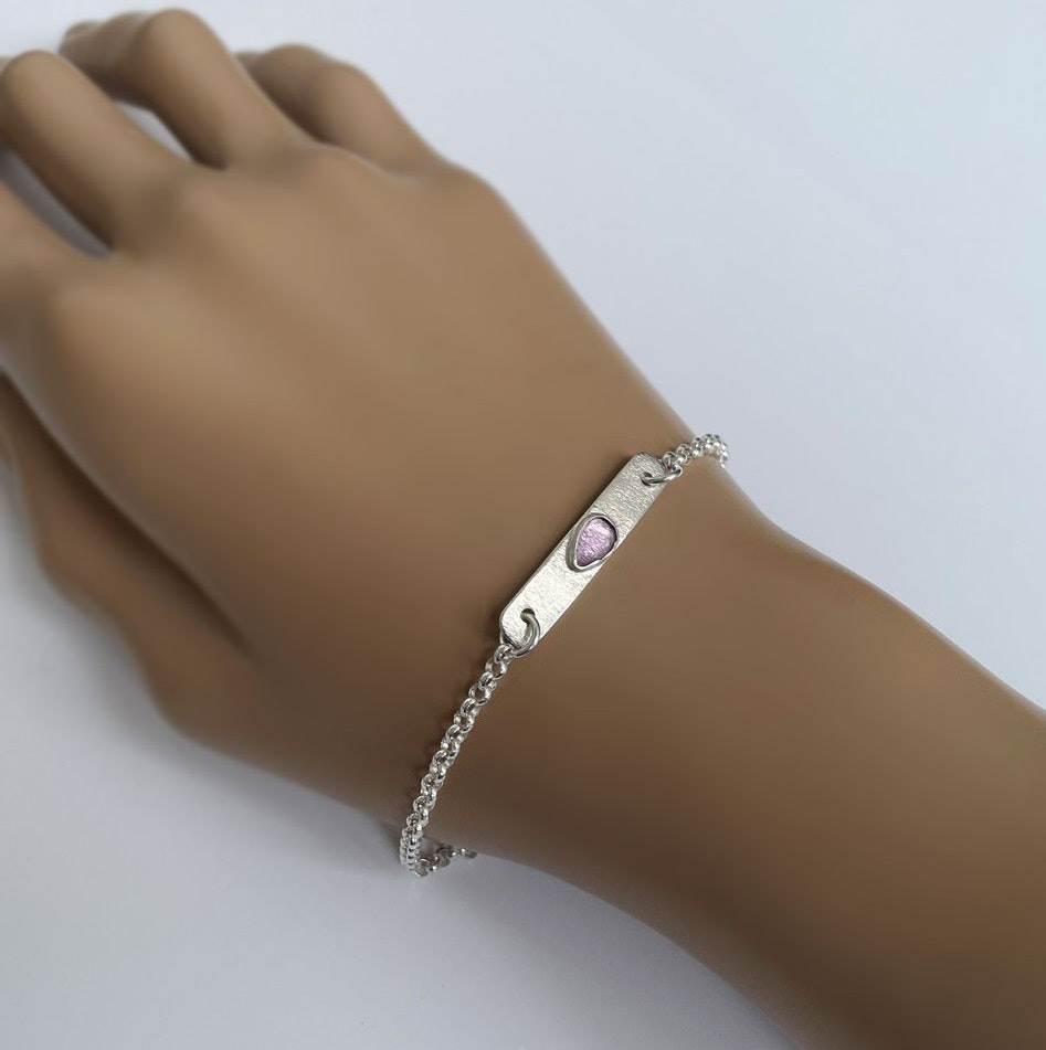 Ametist armband i silver med avlång bricka
