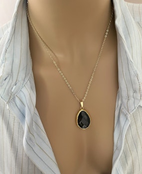 Guldpläterat halsband med svart Onyx