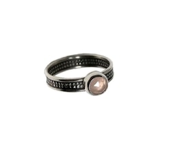 Ring med rosa sten Kalcedon