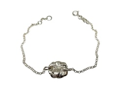 Silverarmband med rustik bricka