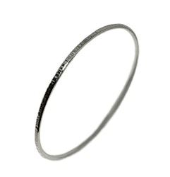 Armring med hamrad yta silver
