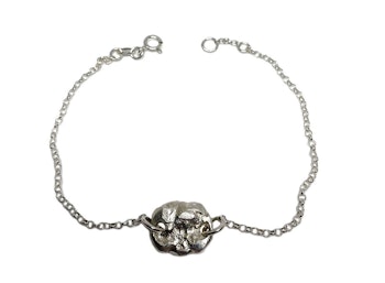 Silverarmband med rustik bricka