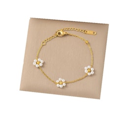 Armband med pärlblommor