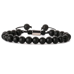 Armband med mattsvarta naturstenar