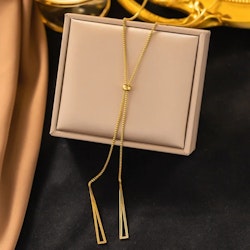 Justerbart halsband med trianglar i rostfritt stål