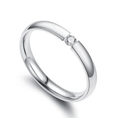 Stilren rostfri ring med sten