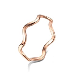 Vågformad ring i roséguld