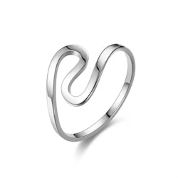 Ring med svepande hjärta i silver
