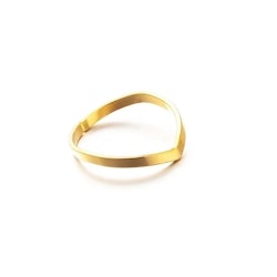 Elegant V-ring i guldton