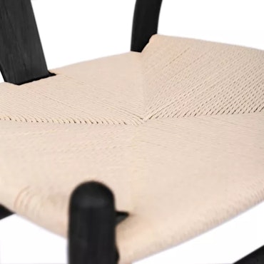 Aspen | Matstol i bokträ med wishbone-design