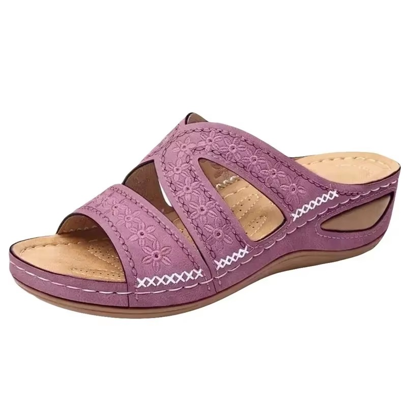 Sommerlige sandaler med kilehæl for damer - ortopedisk støtte og retrodesign