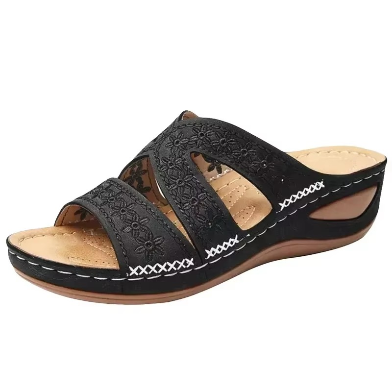 Sommerlige sandaler med kilehæl for damer - ortopedisk støtte og retrodesign