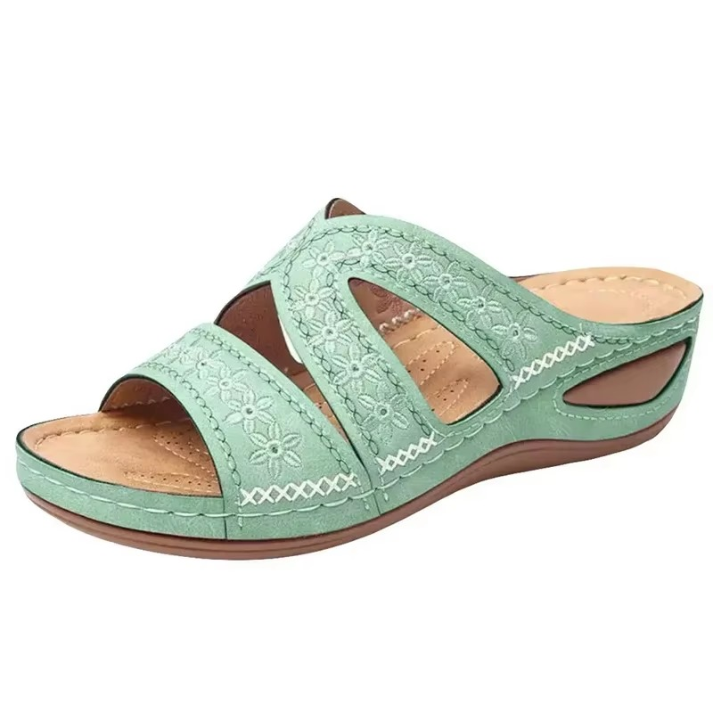 Sommerlige sandaler med kilehæl for damer - ortopedisk støtte og retrodesign