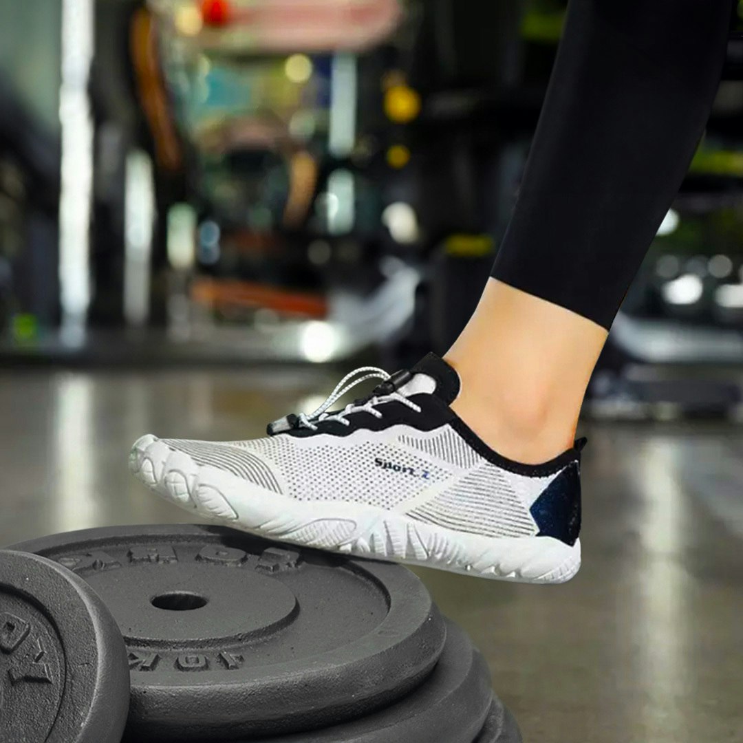 Treningssko for gym - HVIT - Sko for trening med frie vekter (399 kr) -  Fotbutikken