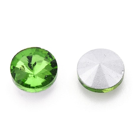 Rhinestone Emerald point back 6mm