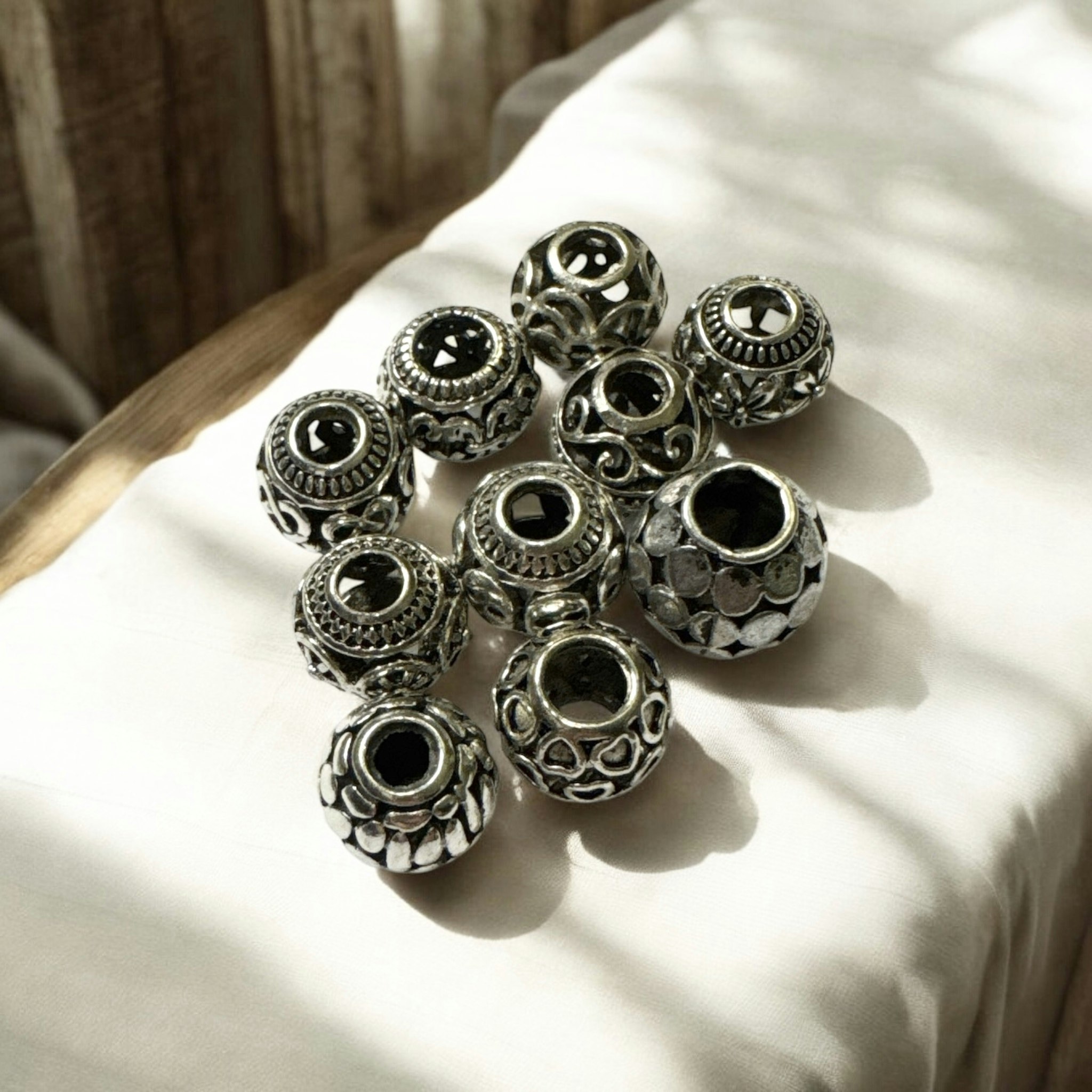 Tibetanska Kulor i Robust Silverlegerad metall