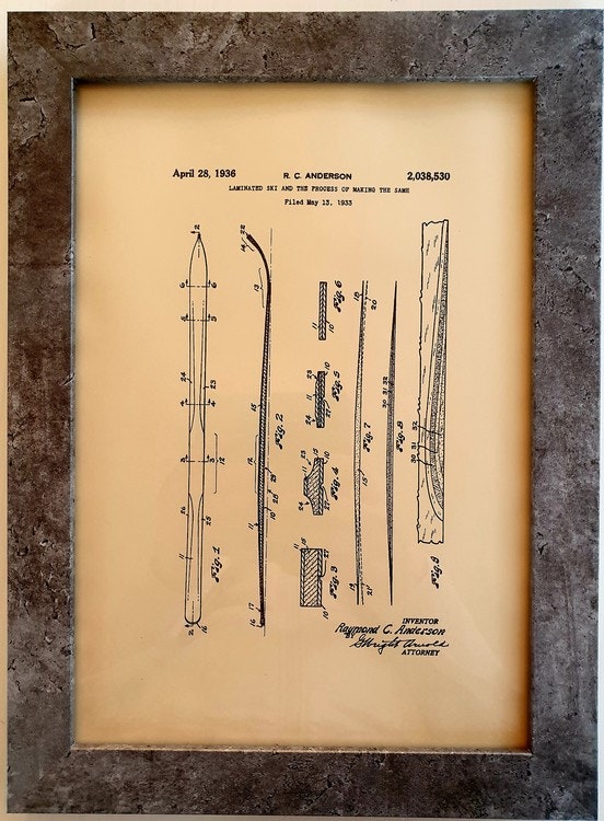 Patentritningar av skidor, pjäxor, stav och skidglasögon