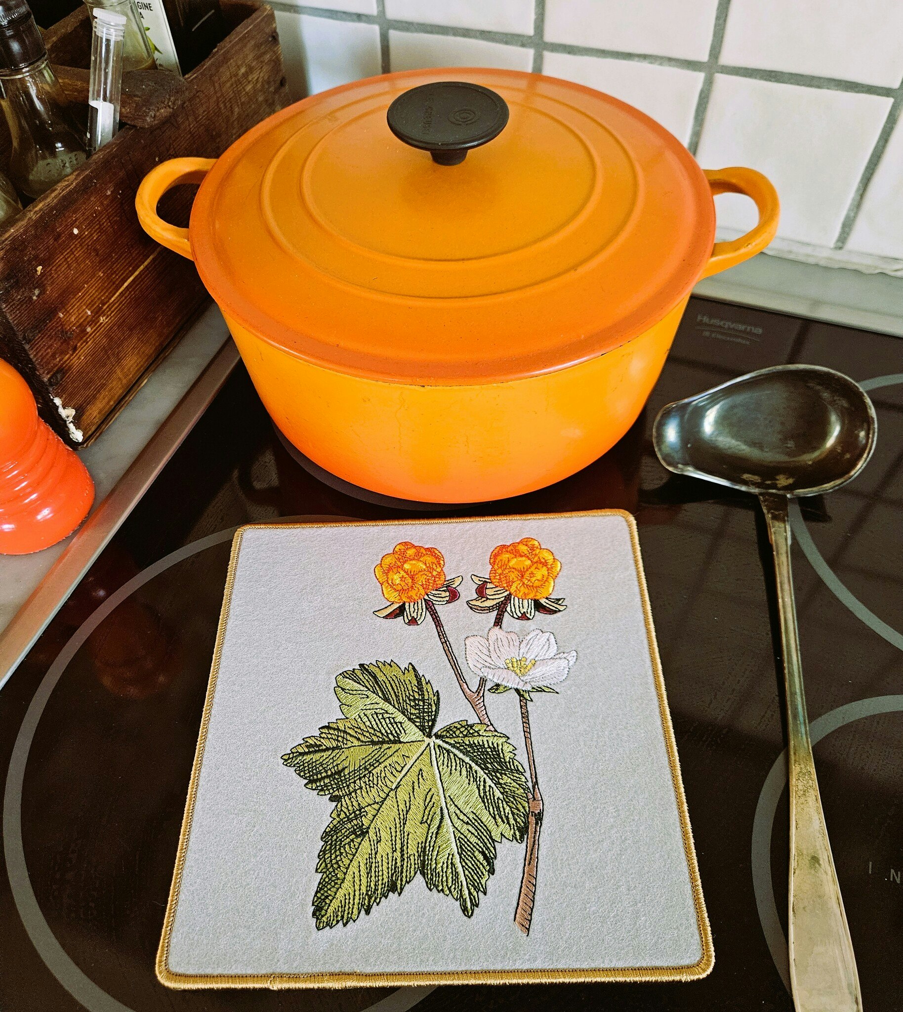 Grytunderlägg med Hjortron