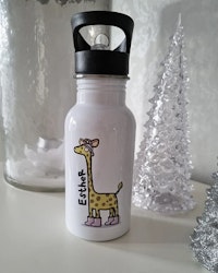 Personlig Vattenflaska m namn, giraff med stövlar
