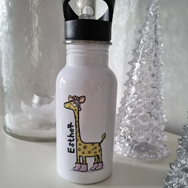 Personlig Vattenflaska m namn, giraff med stövlar