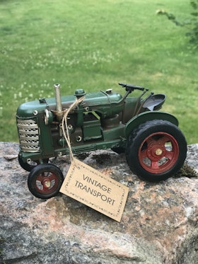 Vintage Grön Traktor i plåt