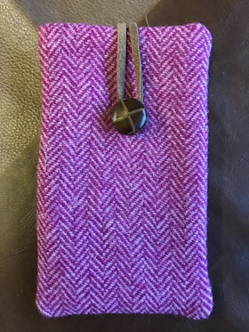 Harris Tweed fodral till mobilen. / Cerise