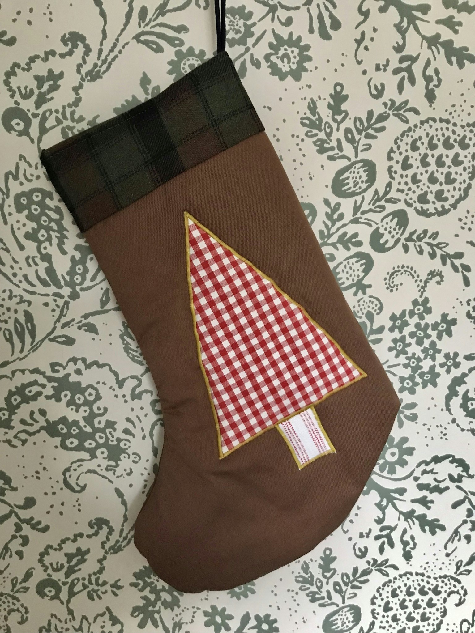 Stor Julstrumpa, Gran med tweed