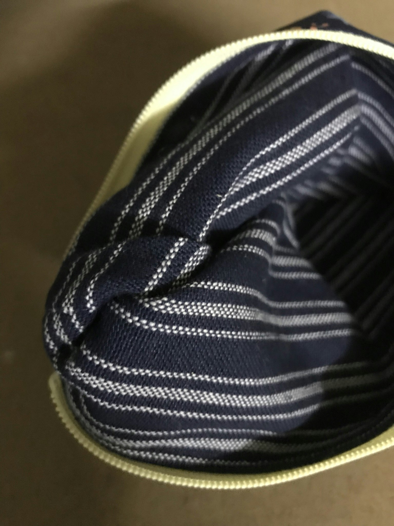 Mönstrad väska Navy, gul,blå, orange.