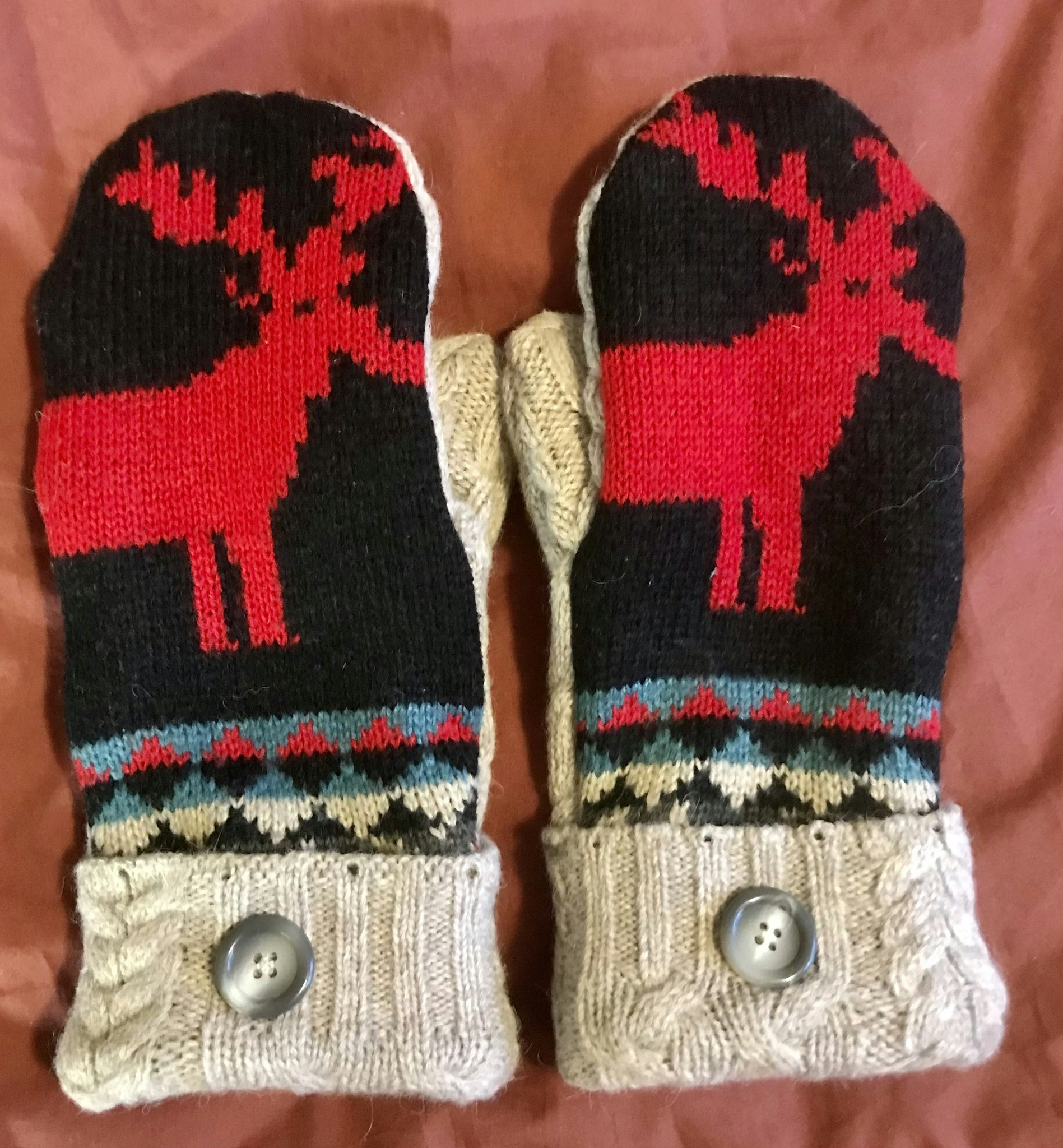 Återbruks vantar / Red Reindeer