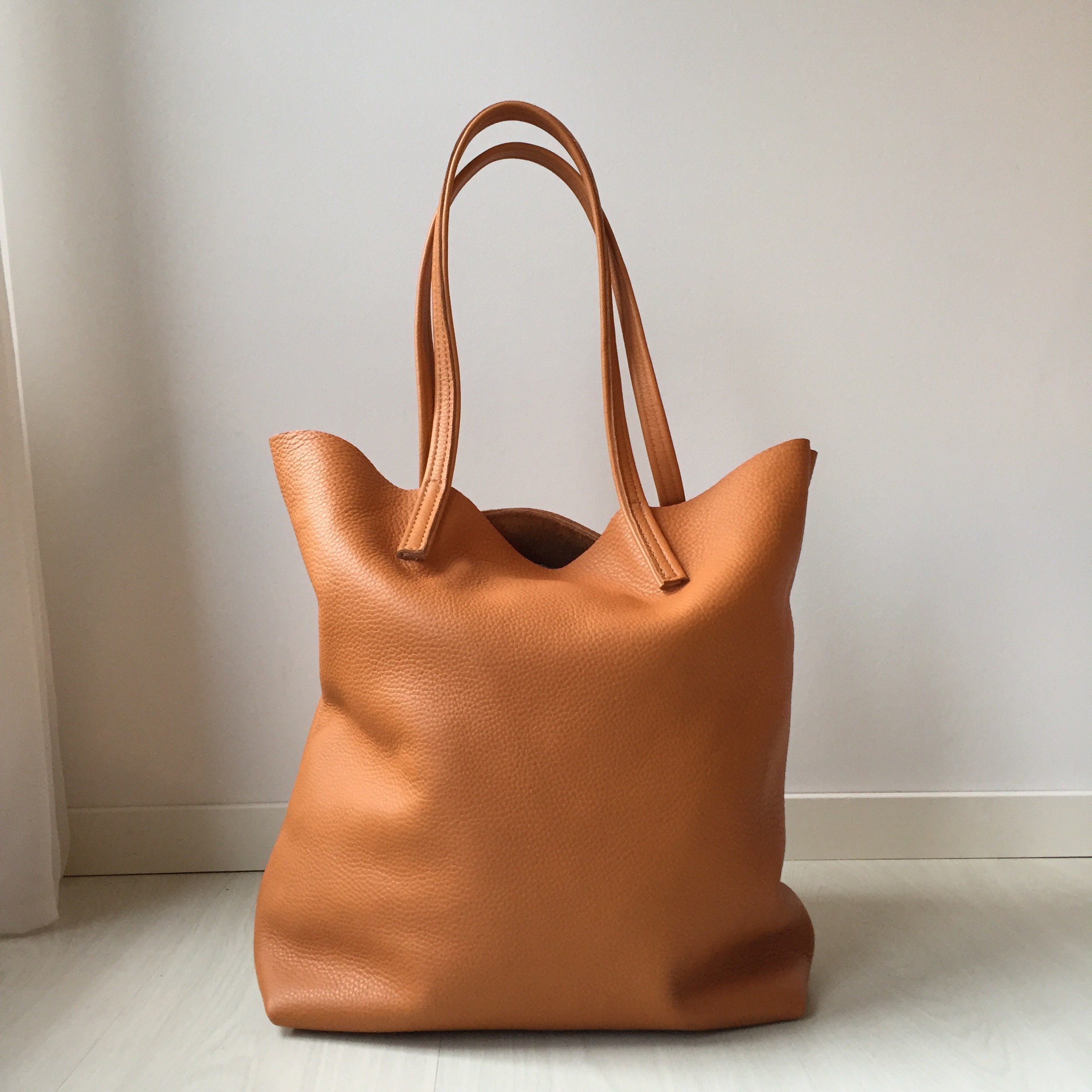 Raw Leather Tote Bag - Cognac