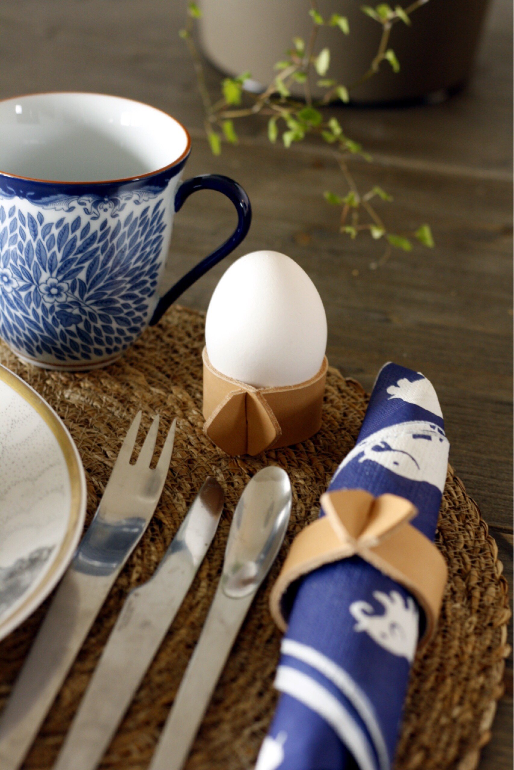 Egg Cup / Napkin Holder - Äggkopp / Servettring i läder