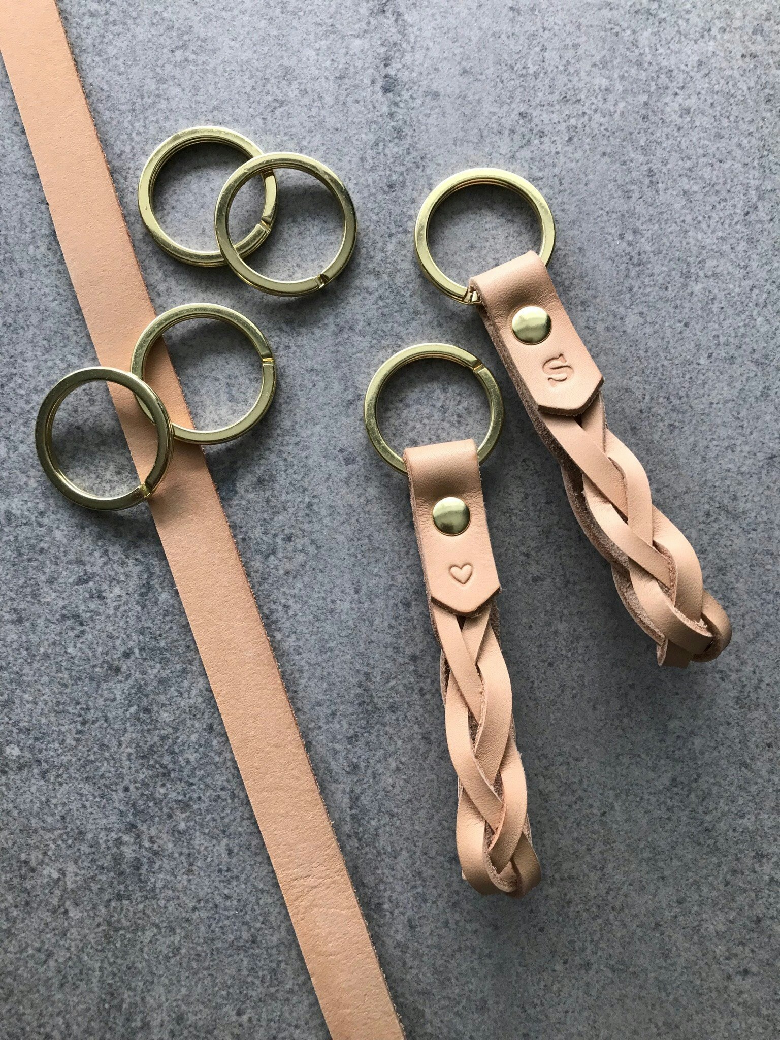 Keyring Braid - Flätad nyckelring i läder - Sofia Agardtson Design.