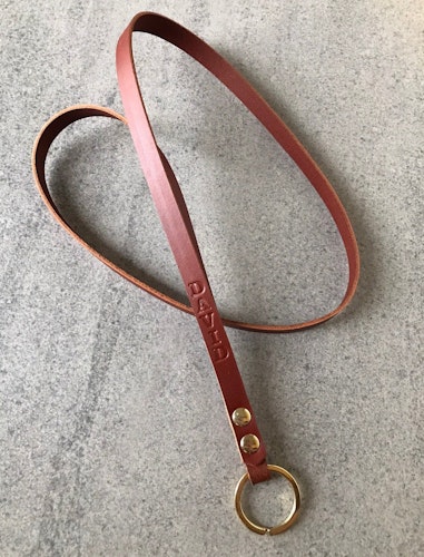 Leather Key Strap - Nyckelband i läder med personlig text