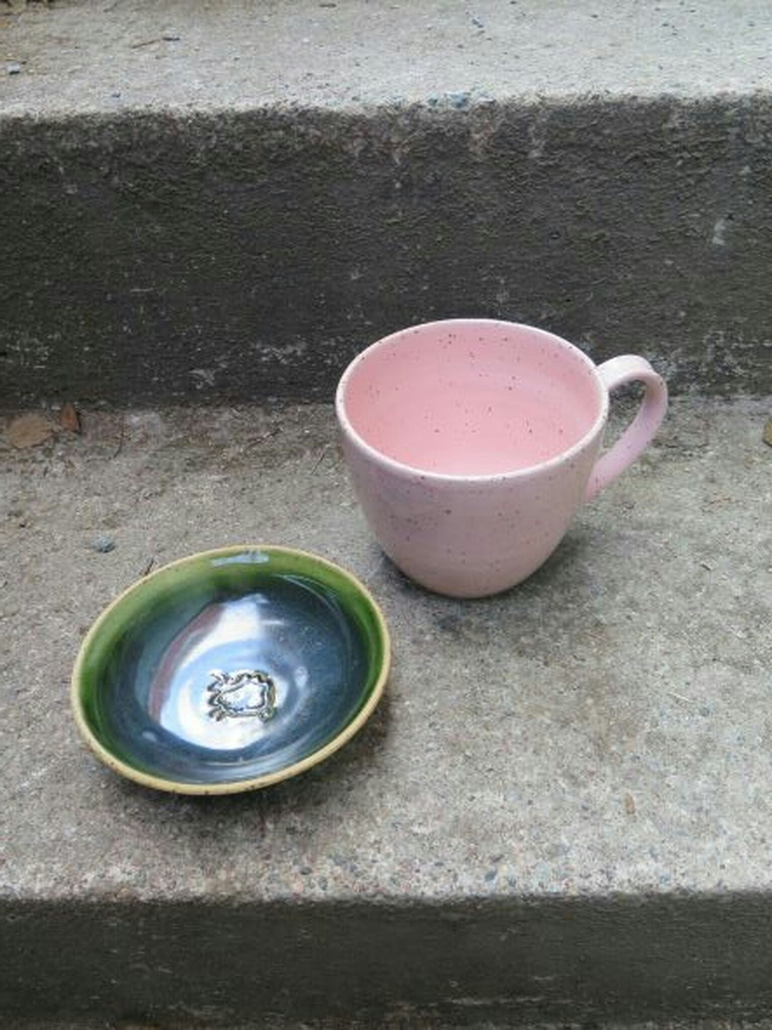 Stor kopp med fat/skål i set, rosa