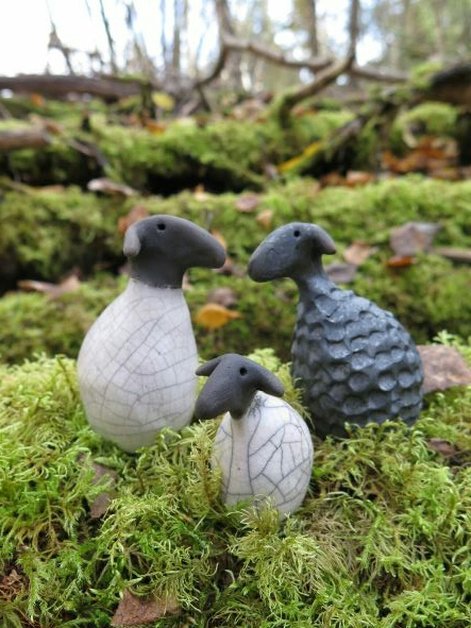 Keramikfår, raku, rakufår, handknådade, fårfamilj, keramik, hantverk, design