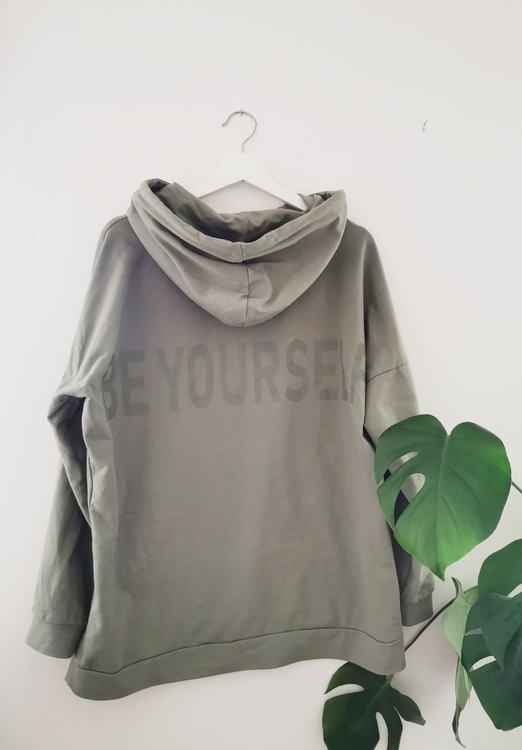Oversized Hoodie "Be Yourself" - Olive