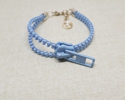 Armband blixtlås  - ljusblå