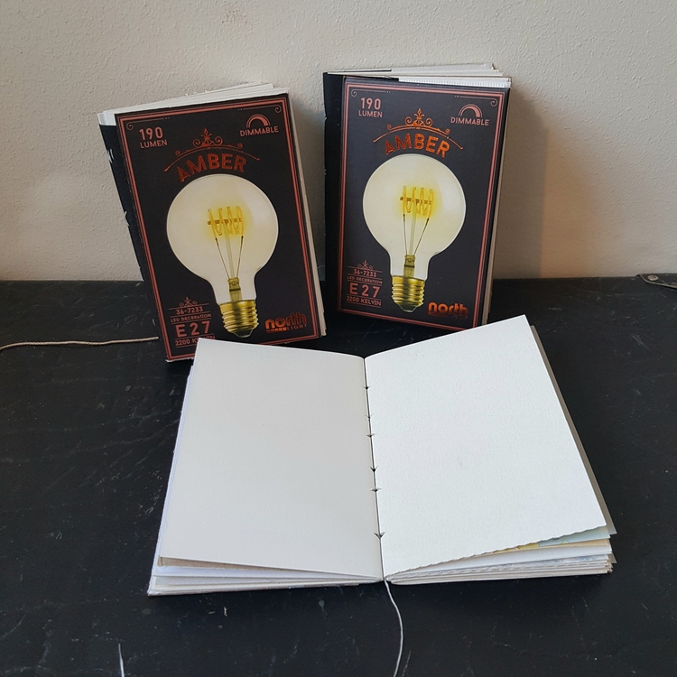 Anteckningsbok, handbunden av återvunnet papper - glödlampa