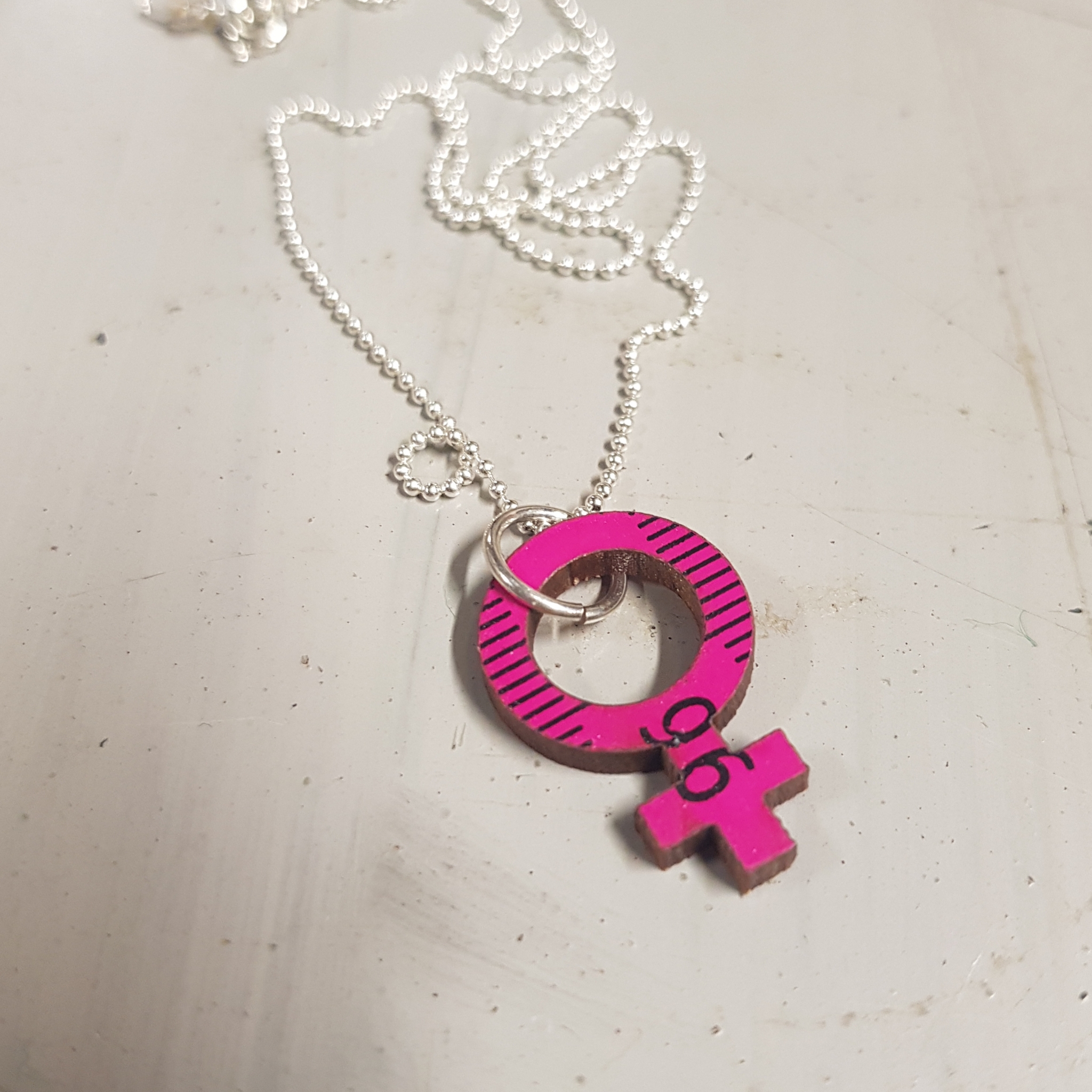 Necklace Feminist big Pink
